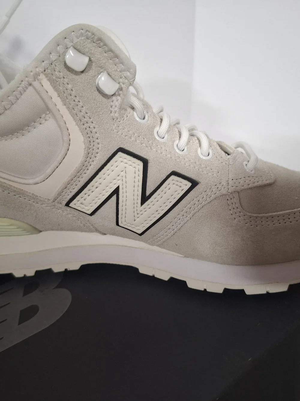 New Balance 574 Men's Sneakers in Light Beige and White